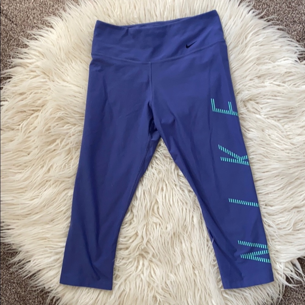 Women’s Nike Capri Leggings